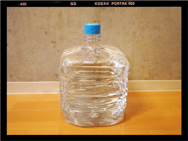 プレミアムウォーターamadanaグランデサーバーの水ボトル